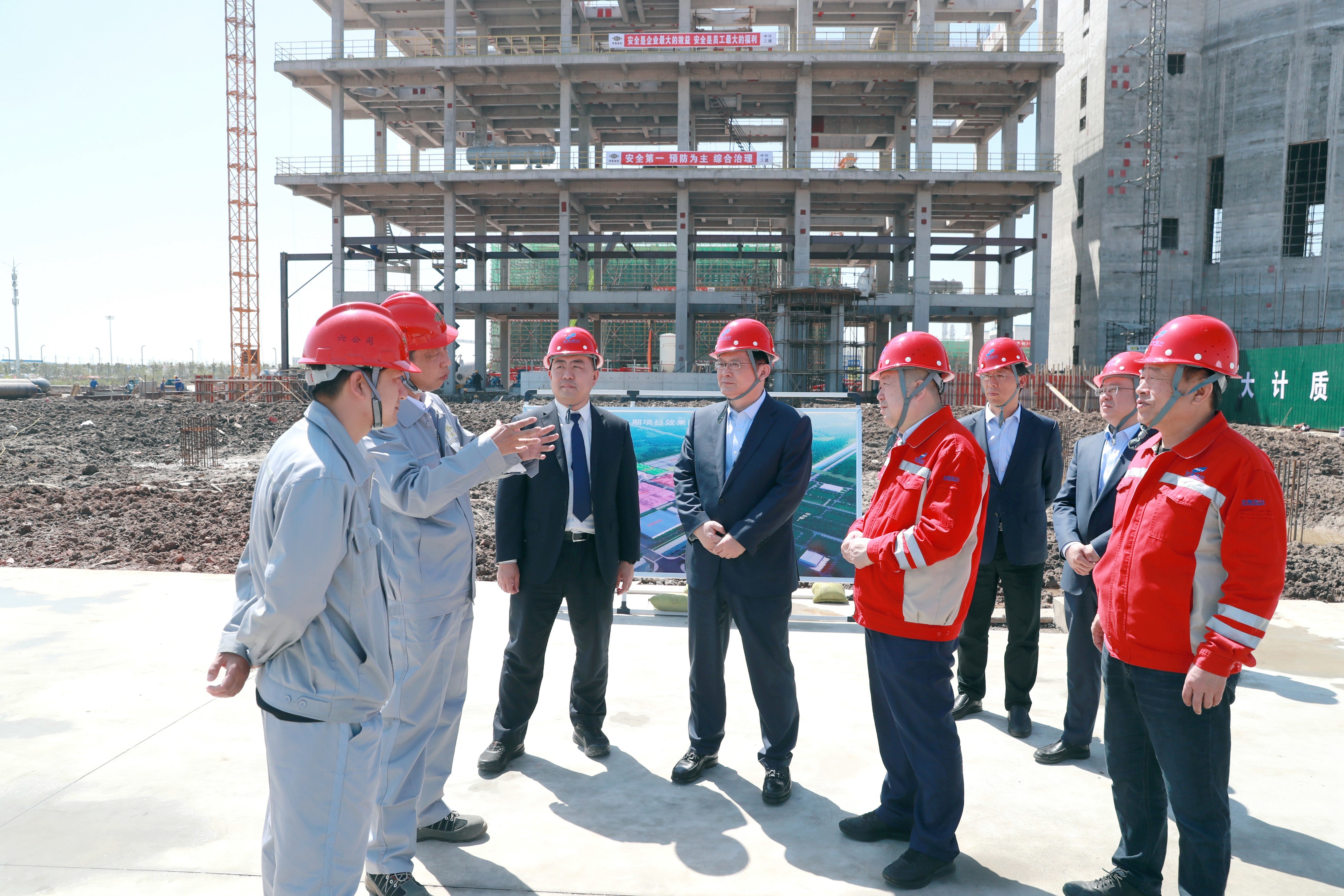 樊军对华鲁恒升高质量发展提出新要求： 乘势而上加力提速 踏上高原再攀高峰-4.jpg